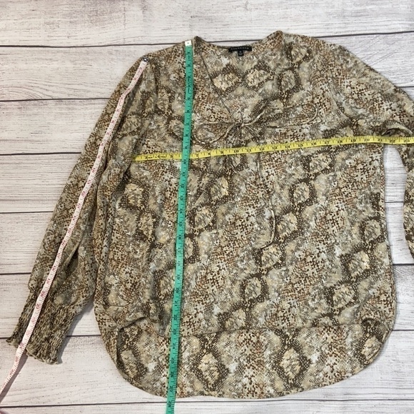 STACCATO Animal Print V-Neck Faux Wrap Front Animal Print Long Sleeve Blouse - Picture 6 of 14